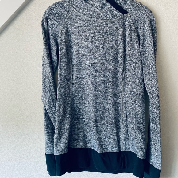 Lululemon Hoodie with Bonus Bag Size 4 - Picture 2 of 6